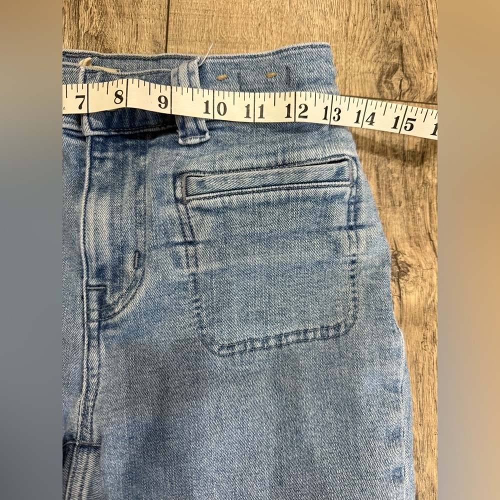 Madewell Midrise Kick out Flare Jeans Size 26 Light Wash Patch Front Pockets - Picture 10 of 12